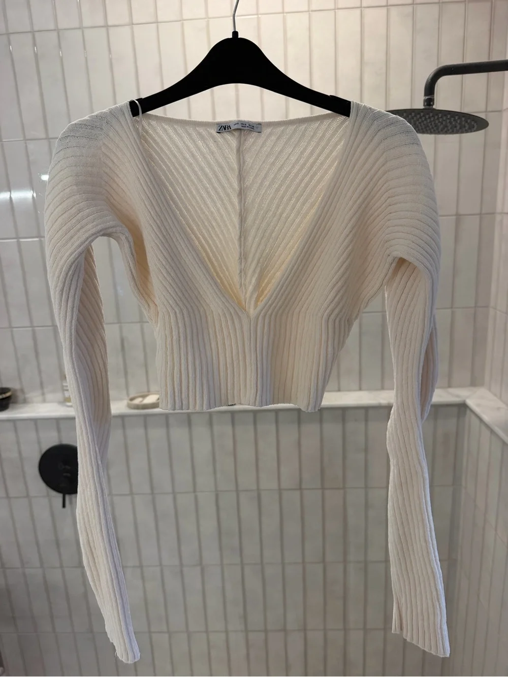 Zara Cream Ribbed V‑Neck Knit Top